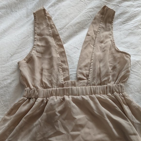 Tobi Deep-V Top - Picture 6 of 9